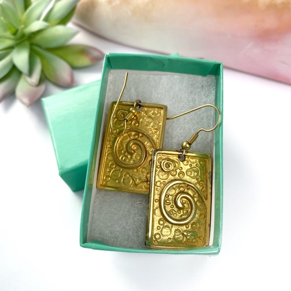 Gustav Klimt Gold Art Swirl Geometric Earrings - Picture 3 of 3